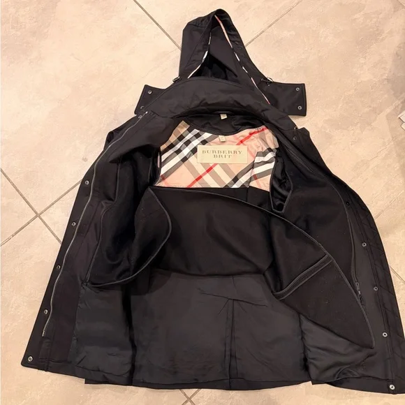 Burberry Black Hooded Trench with Signature Check Lining - Picture 6 of 13